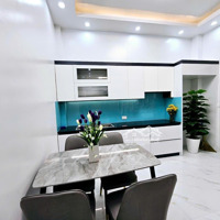 Nhà Trần Thái Tông, Cầu Giấy. Lô Góc* Gần Phố* Gần Oto.diện Tích46M2* 6T*Mặt Tiền4.4M Chào 10.5 Tỷ Còn Tl