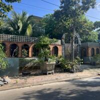 Bán Villa sân vườn mặt tiền đường Hoàng Văn Thái vườn trung tâm thành phố Phan Thiết DT 734m2 Hướng Bắc giá 20 tỷ
