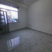 Nhàhẽm Xe Hơi456/6D Cao Thắng Q10 - (4X8M 3 Lầu 3 Phòng Ngủ4Wc)