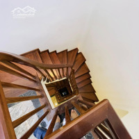 Bán Nhà Dân Chắc Chắn Phố Cự Lộc, 33M2, 6,48 Tỷ, Vài Bước Ra Phố, Ngõ Rộng Thoáng