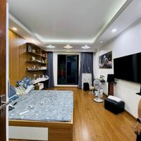 Bán nhà dân chắc chắn phố Cự Lộc, 33m2 6,48Tỷ, vài bước ra phố, ngõ rộng thoáng.