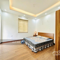 Bán Nhanh Nhà Tập Thể Ngay Phố Phạm Ngọc Thạch- 90M- 3 Ngủ 2 Wc- Full Đồ Ở Luôn