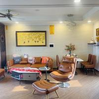 (Chính Chủ) Bán Căn Góc 3 Ngủ 2 Vệ Sinh130M2, Bc Đông Nam, Nhà Đẹp, Sổ Đỏ Cc. Giá Bán 8 Tỷ Golden Land