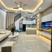Siêu Phẩm Hoàng Mai - Nhà 5 Tầng Đẹp Mới - Full Nội Thất - Cách Ô Tô 20M Giá Chỉ 6 Tỷ