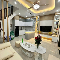 Siêu Phẩm Hoàng Mai - Nhà 5 Tầng Đẹp Mới - Full Nội Thất - Cách Ô Tô 20M Giá Chỉ 6 Tỷ