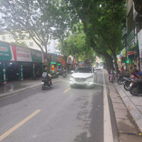 Cho Thuê Nhà Mặt Phố Đội Cấn, Phường Cống Vị.diện Tích60M2, 5 Tầng,Mặt Tiền4M. Giá Bán 28 Tr (Th)