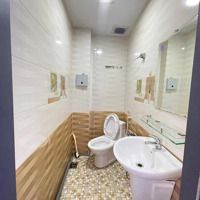 Trống Sẵn Căn Hộ Có Thang Máy_Giá Tốt_Trung Tâm Quận 1_Full Nội Thất Như Hình_Không Chung Chủ