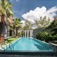 Bán Gấp Biệt Thự Hồ Bơi Sân Vừơn Phường An Phú, Quận 2. Dt: 18,7X16M Công Nhận 300.8M2 Trệt 2 Lầu