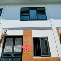Bán Nhà Căn Góchẽm Xe Hơibến Lức, Long An, 48M2, 640 Tr. Liên Hệ: 0793794079