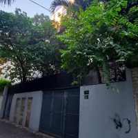 Biệt Thự Khu Cán Bộ Đường Cao Thắng, Quận 3.Diện Tích13X18M, 236M2. 3 Tầng, 5 Phòng Ngủ Gái Chỉ 100 Tỷ Tl