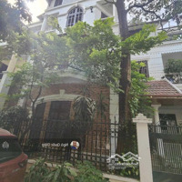 Bán Biệt Thự Liền Kề Đội Cấn, Gara 7 Chỗ, Ô Chờ Thang Máy, Nhà Cực Chắc Chắn 0988 874488