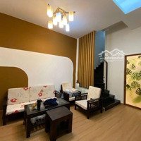 Nhà Nguyên Căn Đường Nguyễn Trãi, Quận 1, Trệt 3 Lầu, Giá Bán 40 Triệu/Tháng