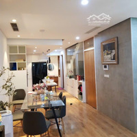Cho Thuê Biệt Thự Sang Trọng Khu Bt Vườn Đào Ngõ 689 Lạc Long Quân. 180M X 4T,Mặt Tiền10M. Giá 50 Triệu