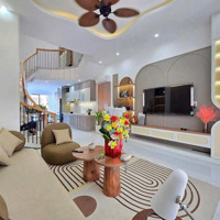 Siêu Phẩm Có 102 Nhà Đẹp 4 Tầng Có Bể Bơi Nội Thất Cao Cấp Sẵn Hđ Thuê 50 Triệu/Tháng Đỗ Bá Giá Bán 11,7 Tỷ
