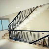 Bán Nhàhẽm Xe Hơisư Vạn Hạnh Q.10,Diện Tích: 5M X 20M, 6 Lầu, Hđt : 40 Triệu/Tháng, Giá Bán 28 Tỷ Bớt Lộc