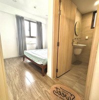 Cho Thuê Căn Hộ Đầy Đủ Nội Thất 2 Pn, 2 Vệ Sinh Hđ Cố Định 2 Năm. Nhà Đẹp Xinh. Dân Trí Cao