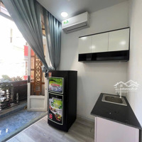 Căn Hộ Đẹp Full Nội Thất- Có Ban Công Ngay Công Viên Hoàng Văn Thụ