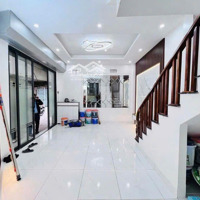 Bán Nhà Siêu Hiếm Trần Quốc Hoàn, 13,08 Tỷ, 45,1M2, Phân Lô, Ô Tô Tránh.