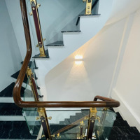Nhà Đẹp Văn Tiến Dũng, Ô Tô Đỗ Cửa, 5 Tầng Mới Tinh, Vài Bước Ra Phố, Giá Chỉ 6.X Tỷ - Vị Trí Đẹp: