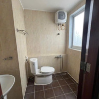 Chung Cư 312 Lạc Long Quân Sổ Hồng Đầy Đủ Cạnh Đầm Sen Cần Bán Gấp, 66M2