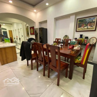 Tòa Ccmn 6 Tầng Thang Máy *Trung Tâm Cầu Giấy *Doanh Thu Siêu Tốt * Diện Tích: 65M*6Tầng*Mt4.5M* Giá Bán 17 Tỷ.