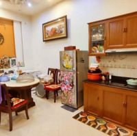 Nhị Cận Giang-Nhà Giang Biên- 02 Mặt Phố- Vỉa Hè- Kinh Doanh Sầm Uất Diện Tích Rộng - Giá Bình Dân