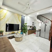 Siêu Phẩm Lạc Long Quân. Mặt Tiền Rộng . Ngõ Thông Thoáng , Full Nội Thất Đẹp ,