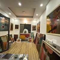 Siêu Phẩm Kim Mã - Ngõ Rộng Thoáng- Giếng Trời Có Thể Lắp Thang Máy - Nhà Dân Xây - Full Nội Thất