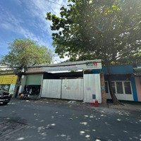 Bán 2Mt Nguyễn Văn Hưởng, P. Thảo Điền, Q2 Dt: 50X20M Cn: 1014M2, Nhà Cấp 4 Giá: 220 Tỷ