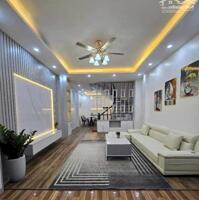 Bán gấp Liên Mạc chỉ 4,55 tỷ, 36,2m2 -5T-4PN, ngõ thoáng, sát phố.