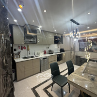 Bán Nhà Đẹp Đường Thống Nhất 1 Trệt 5 Lầu Có Thang Máy Hẻm Xe Hơi .Giá Chỉ 9.6Tỷ Thương Lượng
