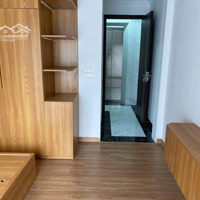 Cho Thuê Nhà 6 Tầng Thạch Bàn , Thang Máy Đời Mới Full Đồ . Giá Bán 13 Triệu . Có Thương Lượng