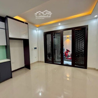 Nhà Đẹp Ở Luôn - Thang Máy Xịn - Tặng Nội Thất - Gần Chợ - Trường Gần Ô Tô
