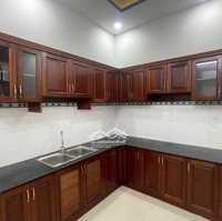 Bán Nhà Trệt 2 Lầu Sạch Đẹp Kdc Ngay Cổng Khu Công Nghiệp Tân Đông Hiệp B, Dĩ An