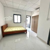 Phòng Ban Công Thoáng Full Nội Thất Máy Giặt Riêng Kế Sân Bay Nhà Ga T3