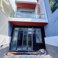 Bán Nhà Lầu 5X18,5 Phạm Ngũ Lão,Tttp Dĩ An Hẻm Ôtô 5M, 3 Phòng Ngủ 2 Vệ Sinhthoáng Mát Giá Cực Chất 4Ty5,