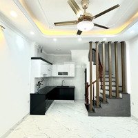 Nhà Phố Đức Giang, 31M2 Giá Bán 5,5 Tỷ, Ngõ Oto Tải