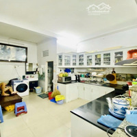 Bán Nhàhẽm Xe Hơithông, Dương Út Tịch, P4, Tân Bình, 81M2, 3 Tầng, Giá Rẻ , Sổ A4. Xe Ngủ Trong Nhà
