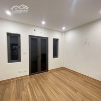 Duy Nhất Căn Nhà Long Biên, Dân Xây, Ngõ Công, 03 Pn, 50M2, Giá Chỉ 5.8 Tỷ