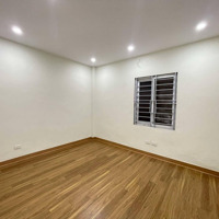 Duy Nhất Căn Nhà Long Biên, Dân Xây, Ngõ Công, 03 Pn, 50M2, Giá Chỉ 5.8 Tỷ