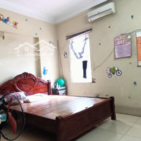 Bán Nhà Phố Tôn Thất Tùng - Dòng Tiền 30 Triệu/Tháng, 8 Phòng Ngủ Khu Vực Sầm Uất Chỉ 6.8Tỷ