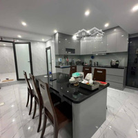 Bán Nhà Tập Thể Tầng 1 Cực Đẹp Phố Văn Chương, Đống Đa Diện Tích Sử Dụng 250M²
