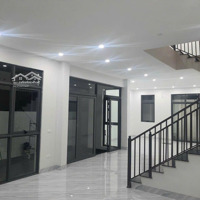 Cho Thuê Biệt Thự Khu Đô Thị Dương Nội Hà Đông, Nhà Hoàn Thiện Đẹp Diện Tích 225M2 Mặt Đường 30M