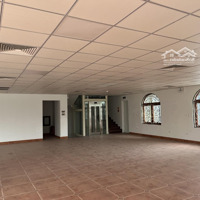 Cho Thuê Mbkd Nhà Thờ 30M, 4 Tầng, Mặt Tiền 5.2M Vị Trí Cực Hot, Kinh Doanh Sầm Uất Liên Hệ: 0336920707