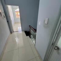 Bán gấp nhà 2 tầng, 6.5 tỷ kinh doanh ngay chợ Phú Định quận 8, 60m2