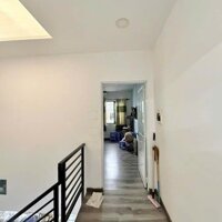 Nhà rộng hẻm 1 trục, gần Cầu Vượt Hoàng Hoa Thám, 6.15 tỷ