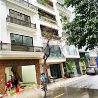 Bán Gấp Mặt Phố Chiến Thắng 40M Giá Nhỉnh 11 Tỷ. Phân Lô, Vỉa Hè Ô Tô Tránh.