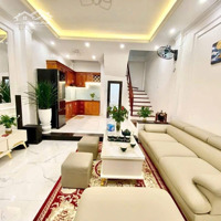 Bán Nhà Dịch Vọng Hậu - Cầu Giấy - Ô Tô Gần - 45M2 - 6 Tầng - Giá Chỉ 10 Tỷ