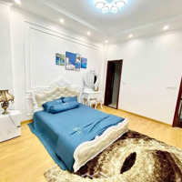 Bán Nhà Dịch Vọng Hậu - Cầu Giấy - Ô Tô Gần - 45M2 - 6 Tầng - Giá Chỉ 10 Tỷ