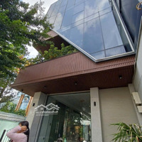 Nhà Cho Thuêmặt Tiềnnúi Thành, P13. Dt: 9X20M. 1 Trệt 4 Lầu. Phòng Rộng 60M2. Thang Máy. Giá 60 Triệu/Tháng
